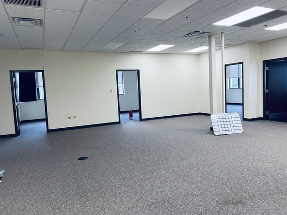 850 Essington Rd, Joliet, IL 60435